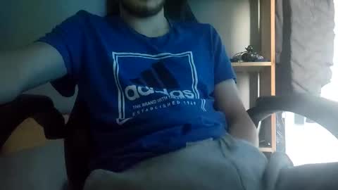 Snapshot of kingcharlez_04 chatting on September 13, 9:21 am kingcharlez_04 online show from September 13, 9:21 am