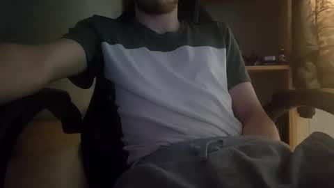 Snapshot of kingcharlez_04 chatting on February 22, 11:32 pm kingcharlez_04 online show from February 22, 11:32 pm