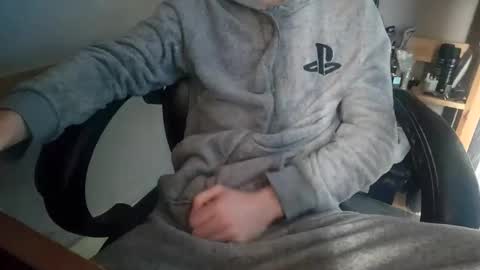Snapshot of kingcharlez_04 chatting on October 26, 12:29 pm kingcharlez_04 online show from October 26, 12:29 pm