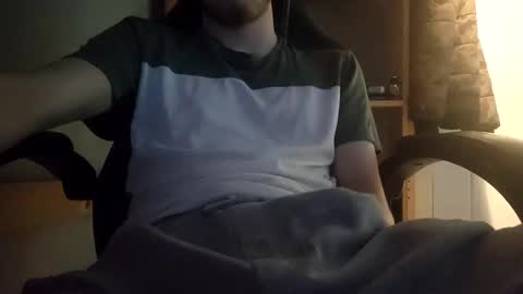 Snapshot of kingcharlez_04 chatting on February 21, 7:32 pm kingcharlez_04 online show from February 21, 7:32 pm