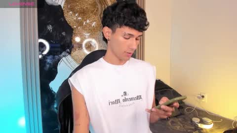  A L E X  online show from December 18, 5:25 am