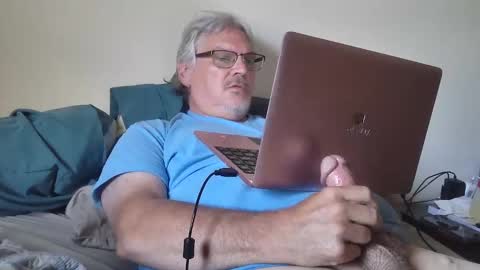 kingtongue10 online show from May 18, 11:09 pm