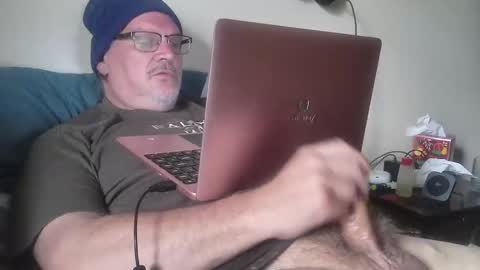 kingtongue10 online show from April 13, 9:04 pm