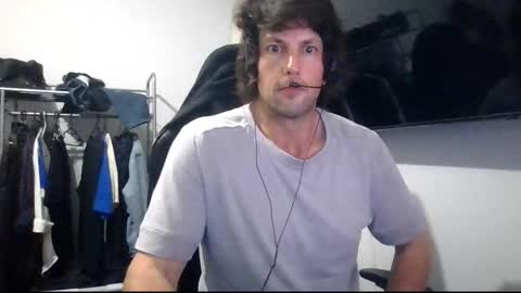Snapshot of kinkybinerd chatting on December 21, 4:57 pm Horny Bloomy online show from December 21, 4:57 pm