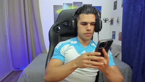 Jacob online show from February 6, 2:33 am