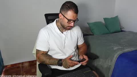 Snapshot of kite__ chatting on January 14, 12:03 pm kite__ online show from January 14, 12:03 pm