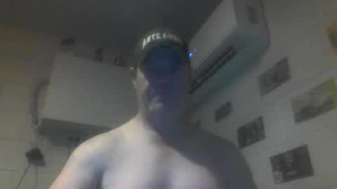 kiwiguy19773 online show from June 3, 7:21 am