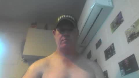 kiwiguy19773 online show from March 1, 3:50 am