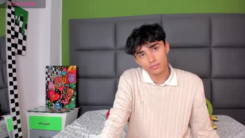Snapshot of klaus_sunrise_xx chatting on January 5, 8:43 am KLAUS online show from January 5, 8:43 am