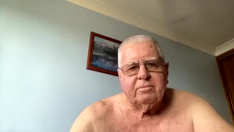 Aussiedude online show from February 27, 5:45 am