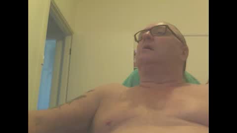 knobout online show from February 6, 10:32 pm