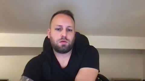 hugo online show from October 31, 1:40 am