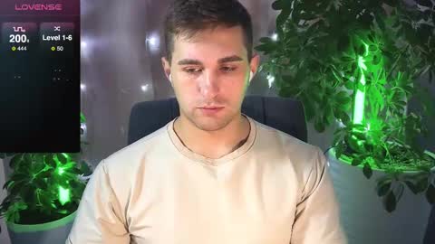 Snapshot of kochka25 chatting on February 24, 8:38 am Sweet boy online show from February 24, 8:38 am