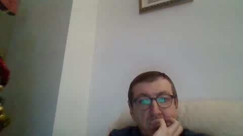 Snapshot of kolesie7 chatting on December 26, 6:43 pm JUAN CARLOS online show from December 26, 6:43 pm