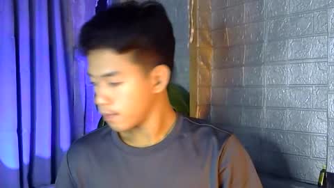 kritthanarkorn online show from May 24, 2:23 pm