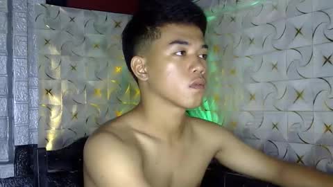 kritthanarkorn online show from March 31, 1:07 am