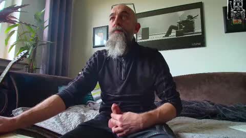 krummersaebel online show from February 25, 1:28 pm