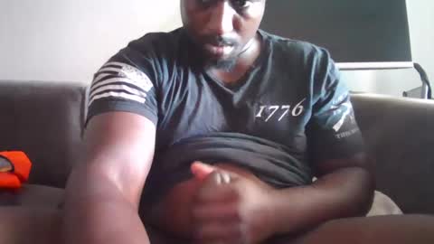 Snapshot of kushgod711 chatting on December 6, 9:35 pm kgbbc9 online show from December 6, 9:35 pm