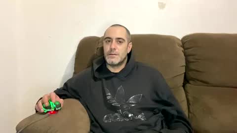Snapshot of kyle67527 chatting on January 7, 2:12 am kyle67527 online show from January 7, 2:12 am