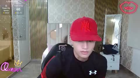 kyler_tay online show from June 12, 11:52 am