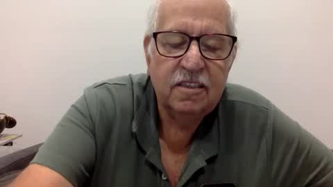 kymstuart59 online show from May 2, 2:36 am