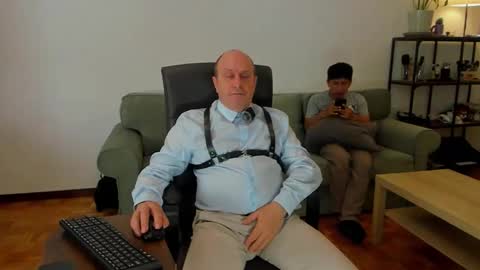 Snapshot of lajose52 chatting on October 17, 7:51 pm lajose52 online show from October 17, 7:51 pm