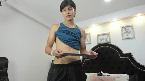 Snapshot of landercruz chatting on October 11, 4:49 am landercruz online show from October 11, 4:49 am