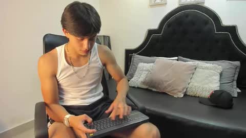 Snapshot of landercruz chatting on October 9, 4:28 am landercruz online show from October 9, 4:28 am