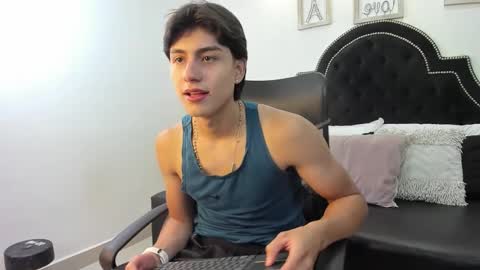 Snapshot of landercruz chatting on October 17, 4:38 am landercruz online show from October 17, 4:38 am