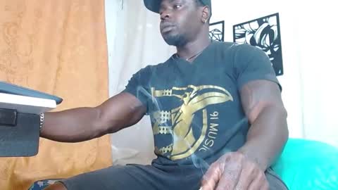 Snapshot of largo_eddy chatting on March 7, 10:24 am Largo eddy online show from March 7, 10:24 am
