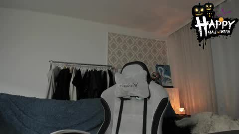 acie online show from November 1, 8:35 pm