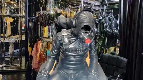 latexlover202 online show from November 25, 9:28 pm