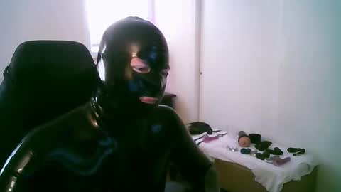 latexminheadroom online show from December 21, 8:28 pm