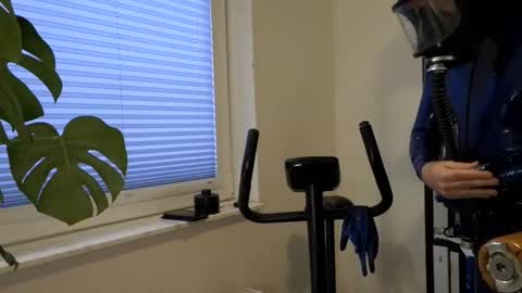 latexslaafboy online show from December 18, 8:10 am