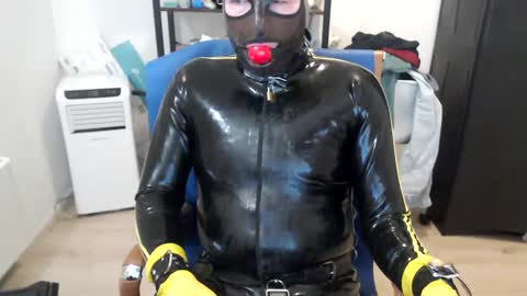latexslaafboy online show from December 17, 7:18 am