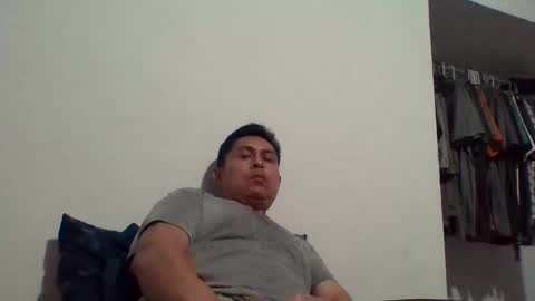Snapshot of latinbigdick2 chatting on January 4, 4:44 am Robert online show from January 4, 4:44 am