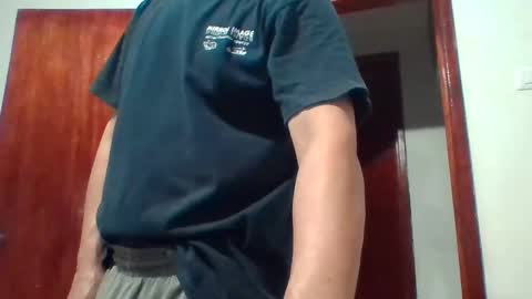 Snapshot of latinbigdick2 chatting on January 2, 12:02 am Robert online show from January 2, 12:02 am