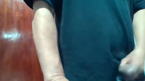 Snapshot of latinbigdick2 chatting on January 8, 2:35 am Robert online show from January 8, 2:35 am
