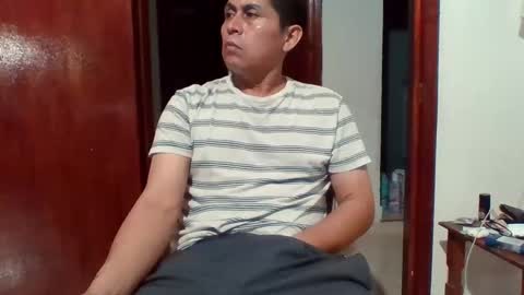 Snapshot of latinbigdick2 chatting on January 18, 3:24 am Robert online show from January 18, 3:24 am