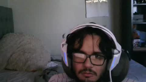 latinincognito online show from February 16, 6:06 pm