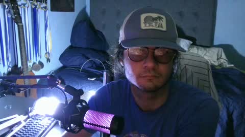 latinincognito online show from February 7, 7:07 am