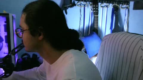 latinincognito online show from January 8, 4:55 am