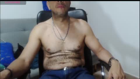 latinmartin254 online show from March 24, 2:17 am