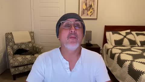 QS - INDEPENDENT MODEL online show from October 20, 2:37 am