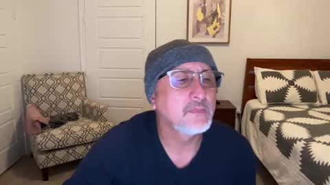 Snapshot of latinnous chatting on October 18, 5:56 am QS - INDEPENDENT MODEL online show from October 18, 5:56 am