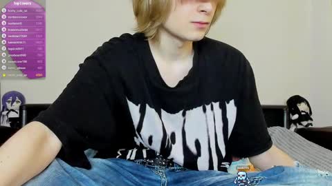 Snapshot of lazydarkknight chatting on March 2, 12:58 pm Alex online show from March 2, 12:58 pm