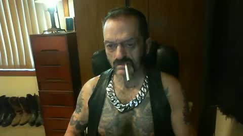 leathergreaser online show from December 23, 7:52 pm