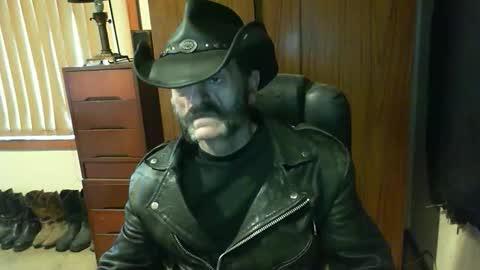 leathergreaser online show from September 20, 8:31 pm