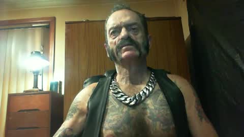 leathergreaser online show from January 31, 7:08 pm