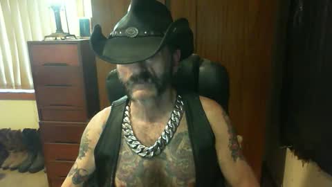 leathergreaser online show from November 18, 11:48 pm